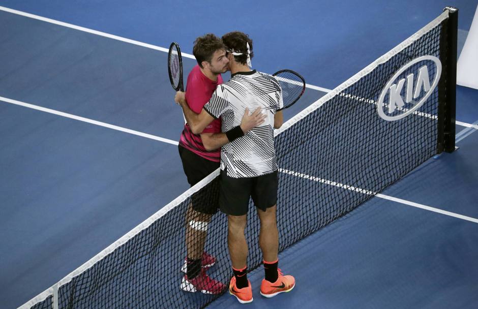 Ed eccoli dopo la partita. Che, per la cronaca,  terminata con la vittoria di Federer per 7-5, 6-3, 1-6, 4-6, 6-3. Ora Roger in finale incontrer il vincente fra Nadal e Dimitrov(Reuters)